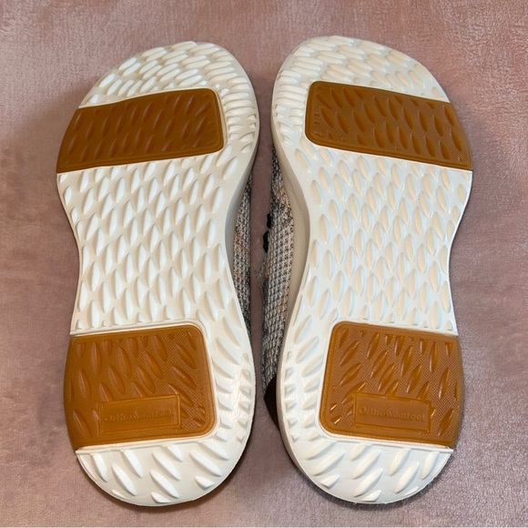 NWOT OrthoComfoot slip on boat shoes with inserts gray white pink mesh size 7 - Picture 8 of 9